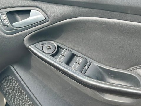 Ford Focus TITANIUM X 16