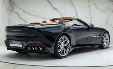 Aston Martin Vanquish Volante 5