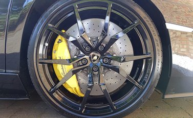 Lamborghini Aventador S 14