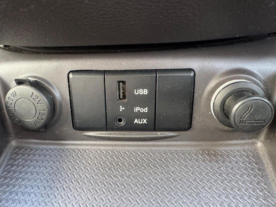 2011 Hyundai SANTA FE — image 16