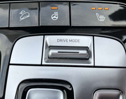 Hyundai TUCSON 1.6 Tucson Premium TGDi HEV Auto 5dr 56
