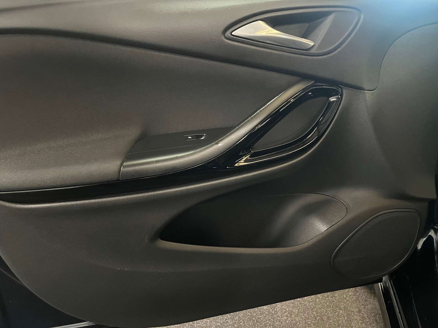 2019 Vauxhall Astra — image 35