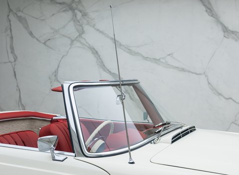 Mercedes-Benz 280 SL W113 Pagoda 56