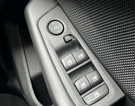 BMW 1 Series 1.5 118I SE Auto 5dr 66