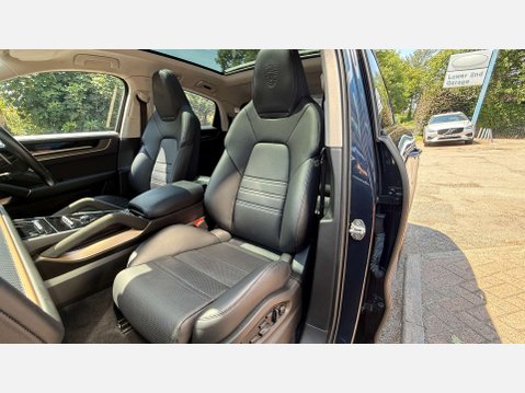 Porsche Cayenne 3.0 Cayenne V6 E-Hybrid Auto 4WD 4dr 9