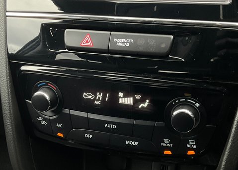 Suzuki Vitara 1.4 Boosterjet 48V Hybrid SZ5 25