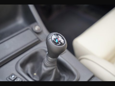 BMW 3 Series 2.5 325i Sport 2dr 19