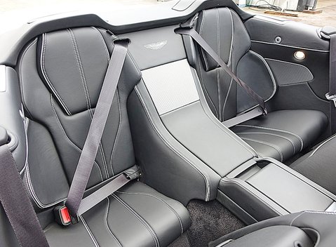 Aston Martin DB9 Volante 17