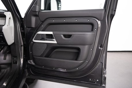 Land Rover Defender 2.0 P400e 15.4kWh X-Dynamic HSE SUV 5dr Petrol Plug-in Hybrid Auto 4WD Euro 25
