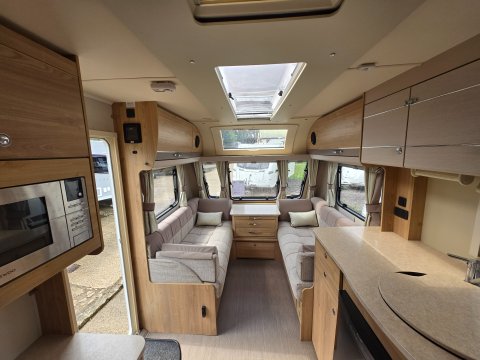 Elddis Sussex Premier Midhurst 9