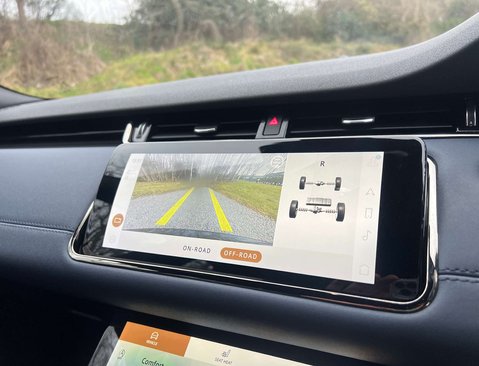 Land Rover Range Rover Evoque 1.5 Range Rover Evoque R-Dynamic SE P300e Auto 4WD 5dr 36