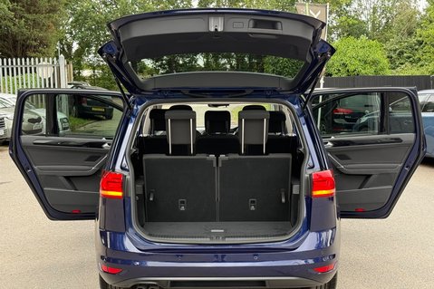 Volkswagen Touran SEL TSI DSG AUTOMATIC - 7 SEATS - ADAPTIVE CRUISE -DEMO +1 OWNER -FVWSH 10