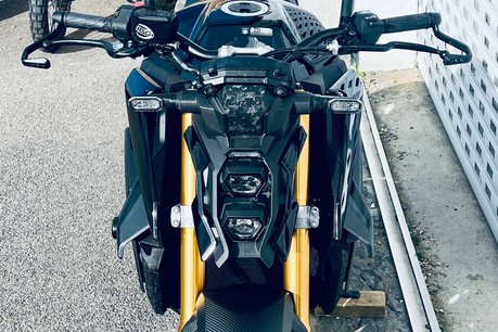 Suzuki GSX GSXS 1000 23