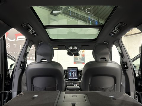 Volvo XC60 B5 ULTRA BLACK EDITION AWD 22
