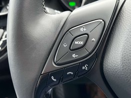 Toyota C-HR 1.8 C-HR-Dynamic HEV CVT 5dr 56