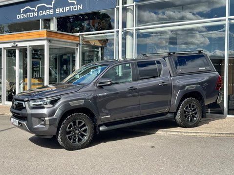 Toyota Hilux INVINCIBLE X 4WD D-4D DCB 4