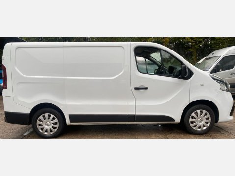 Renault Trafic 1.6 dCi 27 Business+ Panel Van 5dr Diesel Manual SWB Standard Roof Euro 5 ( 6
