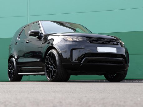 SKR styling pack from Discovery 5 from Seeker includes 22 or 23 inch alloy wheels and full piano black high gloss bodywork