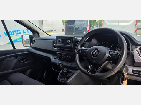 Renault Trafic SL28 BUSINESS 2.0 DCI 130ps EU6 SWB 9