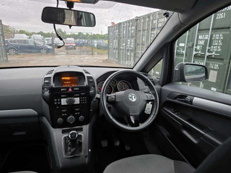 Vauxhall Zafira 1.6 16V Exclusiv MPV 5dr Petrol Manual Euro 5 (115 ps) 42