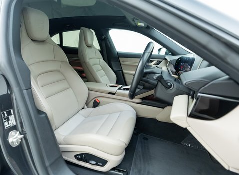 Porsche Taycan 4S Cross Turismo 11