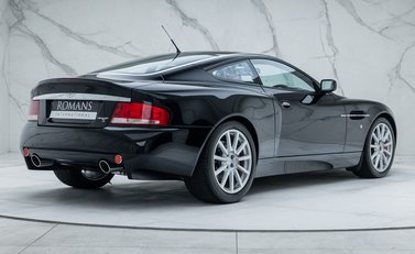 Aston Martin Vanquish S Ultimate 6