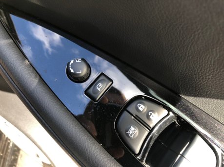 Nissan LEAF TEKNA electric 75,000 miles, service history 23