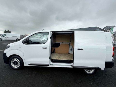 Vauxhall Vivaro 1.5 Vivaro F2900 Prime S/S 5dr 4