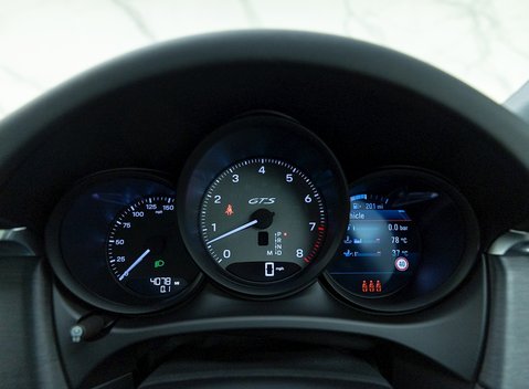 Porsche Macan GTS 17