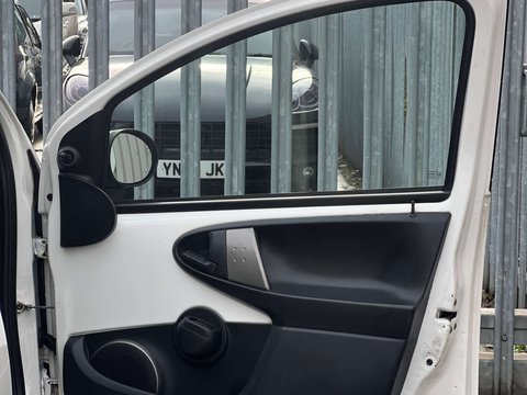 Toyota Aygo 1.0 Aygo Move with Style VVT-i 5dr 32