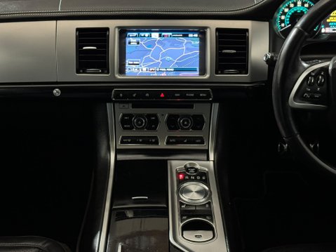 Jaguar XF D V6 S PORTFOLIO SPORTBRAKE 13