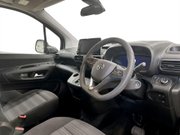 Vauxhall Combo Life 50kWh Design MPV 5dr Electric Auto (7.4kW Charger) (136 ps) Sat Nav 12