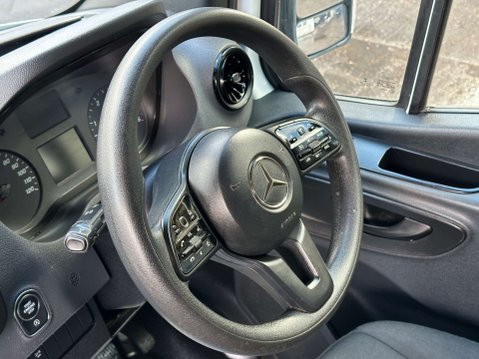 Mercedes-Benz Sprinter 2.0 315 CDI Progressive RWD L3 H2 Euro 6 (s/s) 5dr 29