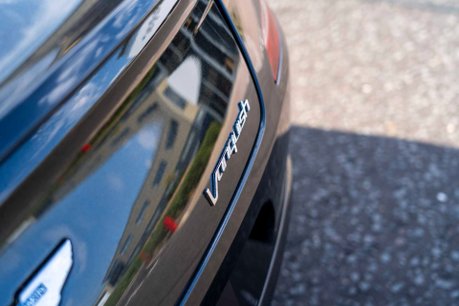 Aston Martin Vanquish V12. ONE OWNER. LOW MILEAGE. CARBON FIBRE INTERIOR. ONE-77 WHEEL. B & O. 10