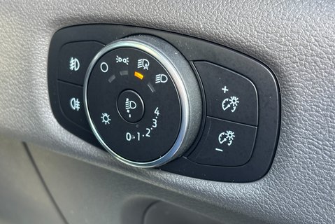 Ford Transit 350 L2 Drw 130 ps Single Cab Tipper - Air Con / Rear Camera / Cruise 40