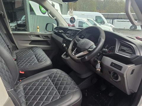 Volkswagen Transporter T28 TDI P/V HIGHLINE 5 BERTH CAMPERVAN 10