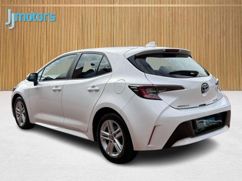 Toyota Corolla 1.8 VVT-h GPF Icon Tech Hatchback 5dr Petrol Hybrid CVT Euro 6 (s/s) (122 p 15