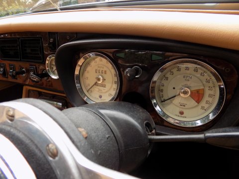 MG B ROADSTER 69