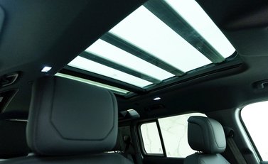 Land Rover Defender 110 75th Anniversary P400e 11