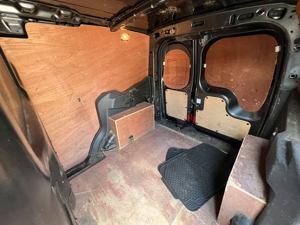 Ford Transit Courier SWB L1H1 Low Roof Sport Air Con Alloy EURO 6 NO VAT 12