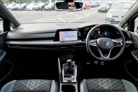 Volkswagen Golf R-LINE TSI 3