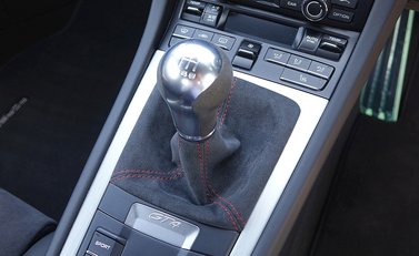 Porsche Cayman GT4 7