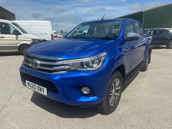 Toyota Hilux INVINCIBLE 4WD D-4D DCB