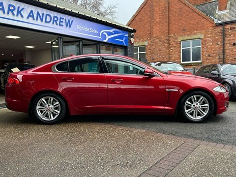 Jaguar XF D LUXURY 2