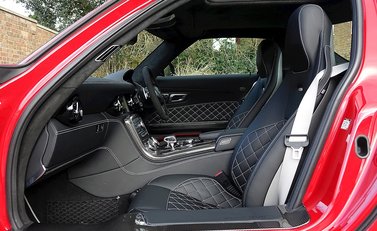 Mercedes-Benz SLS AMG GT Final Edition 18