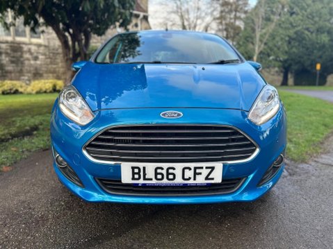 Ford Fiesta TITANIUM 12