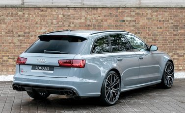 Audi RS6 Avant Performance 7