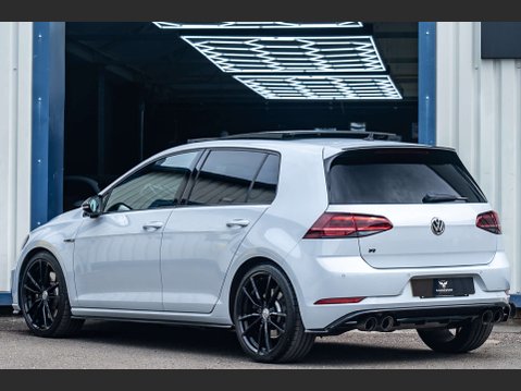 Volkswagen Golf 2.0 Golf R TSi Semi-Auto 4WD 5dr 2