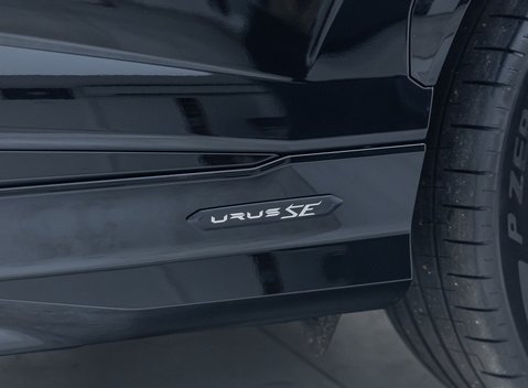 Lamborghini Urus SE 44