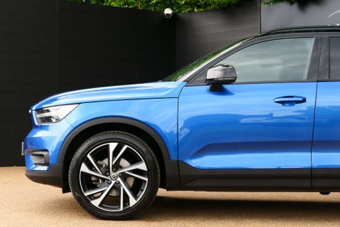 Volvo XC40 2.0 XC40 R-Design Pro B4 MHEV AWD Auto 4WD 5dr 10